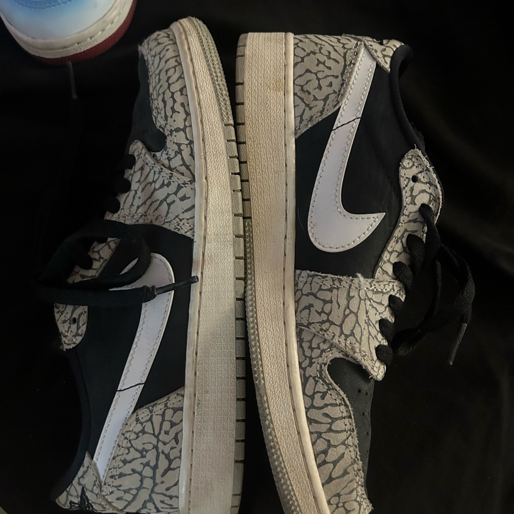 Nike Black & White Low-Top Sneakers